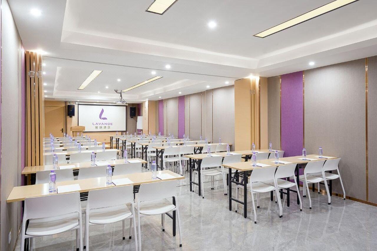 Echarm International Hotel Guangzhou Baiyun International Airport Huadu Plaza Branch - Free Deliver Service To Guangzhou Baiyun International Airport & Free Deliver Service To Canton Fair Complex During Canton Fair Period 외부 사진